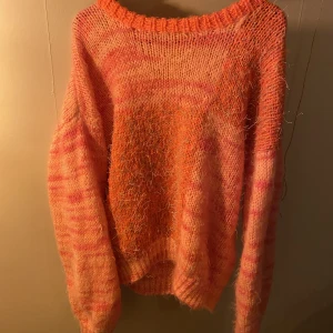 rosa tjocktröja - Varm och skön rosa tjocktröja! Storlek 38.