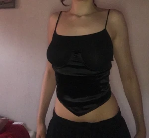 Svart Korsett - Black Corset  Fri frakt/ Free shipping  Ny köpt/ New Bought 