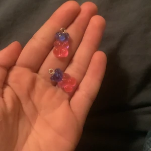 Örhängen  - Gummibjörns örhängen använt 1 gång