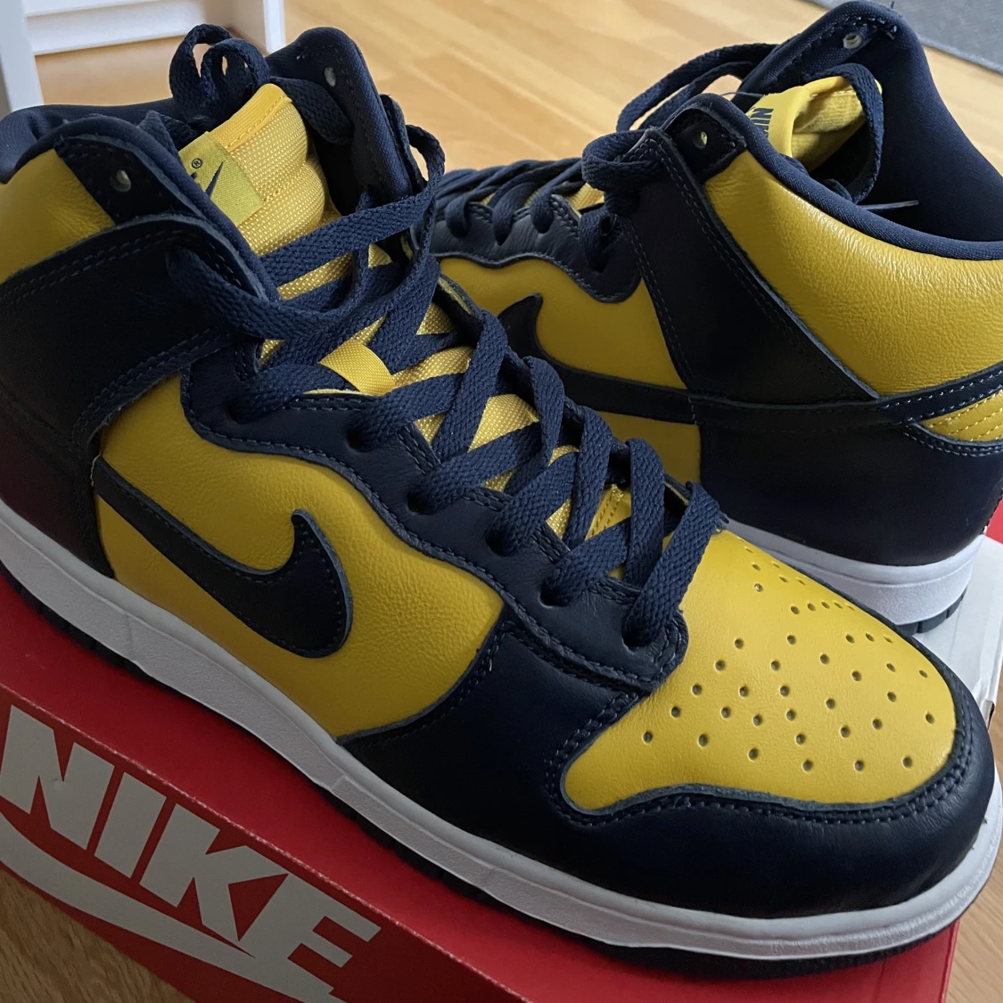 Nike Jordan 1 Michigan
