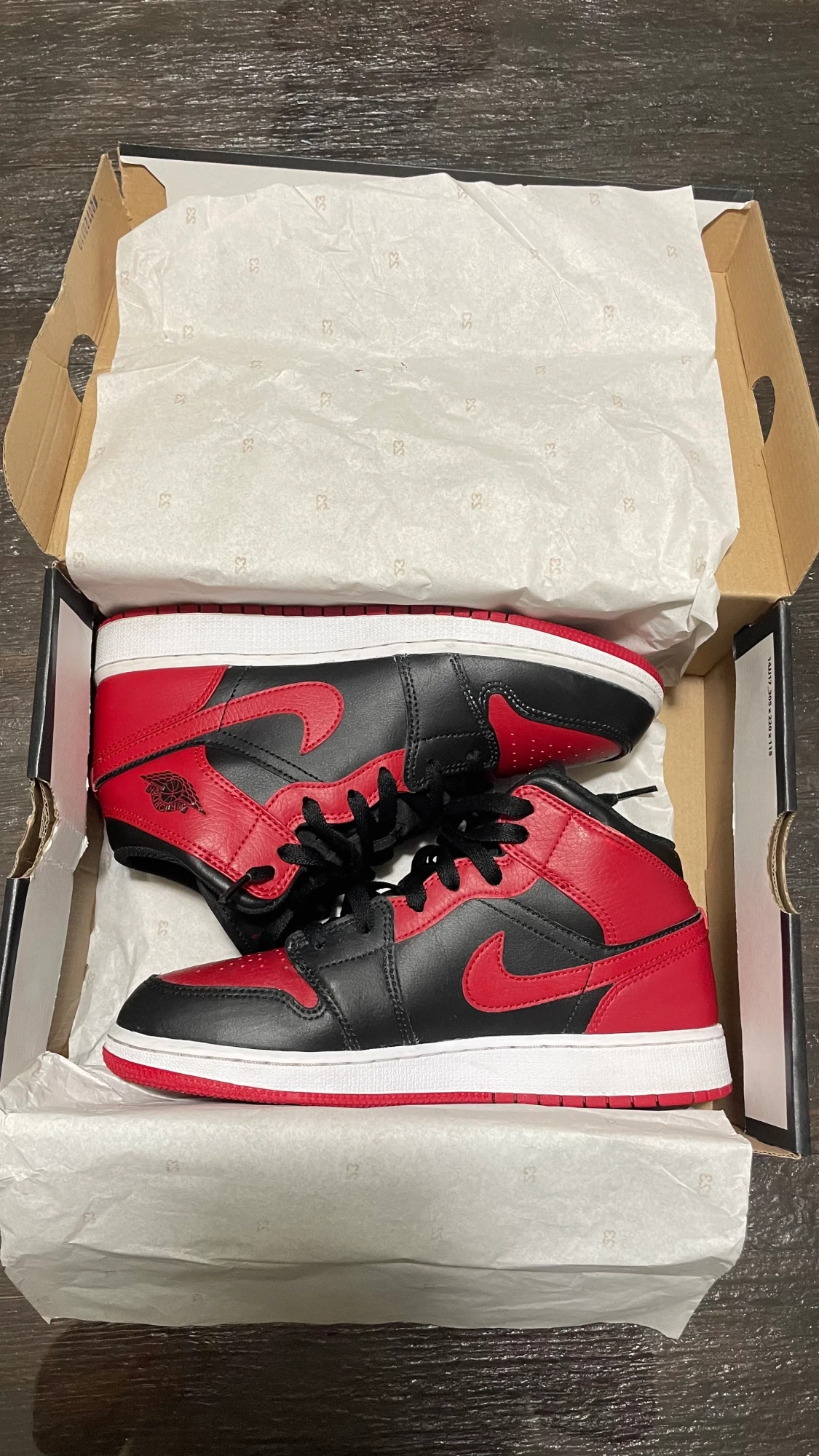 Air Jordan 1s mid banned 2020 (GS)