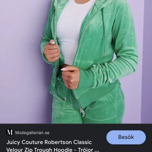 Helt juicy sett - Säljer pågrund av att jag har tröttnat helt enkelt, det är nyinköpt men tyvärr en skada på tröjan, såklart blir det längre pris pågrund av det men annars så är settet jätte fint!  Om ni har något som ni vill ta som byte med ca samma värd går det också bra