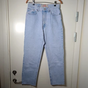 Vintagejeans - Avklippta, ljusa vintagejeans🌱