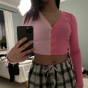 Rosa topp - Säljer denna fina rosa topp från Shein då jag inte gillade passformen. (Köparen står för frakten!)
