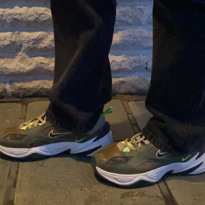 Nike skor i storlek 38,5🤍⚡️ - Säljer dessa fina nike skor i storlek 38,5🤍ni får jättegärna bjuda pris! Skicka medelande om ni vill ha fler bilder🤍