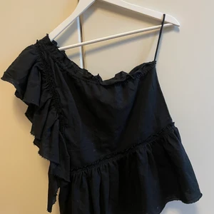 Volang topp - Superfint linne från IRO Paris💕💕 säljer då den inte kommer till användning! Skriv för fler bilder