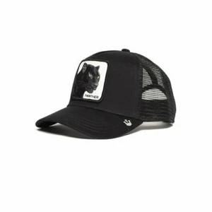 Panther keps - Köpt av en annan på Plick men kommer ej till användning , bra skick inga defekter och knappt använd alls💗 säljes vid bra bud för ja har ingen brådska att bli av med den💗💗