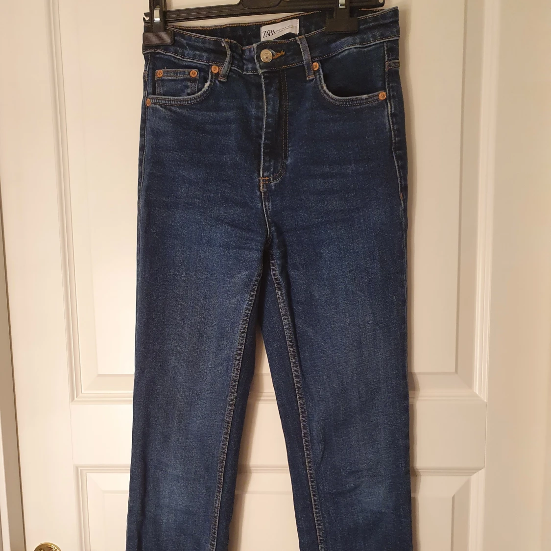 Zara jeans med slits  - 90