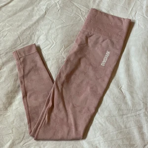 Gymshark tights rosa  - Superfina tights som är använda Max 2 gånger, stl s 