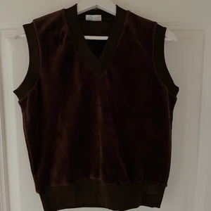 Brun pullover  - Mörkbrun pullover, storlek s, frakt tillkommer 