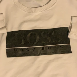 Hugo Boss tröja - Hugo Boss tröja har använt den två månader.