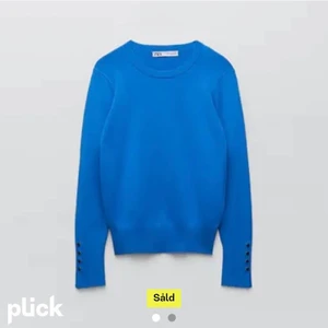 Zara Tröja  - Säljer denna trendiga slutsålda tröja från zara. strl S. Köpt på zara- arkaden-göteborg. Knappt använd. Kom privat vid intresse och fler bilder. Nypris 299. Mitt pris 129+frakt!🙌🏼💗