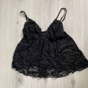 Topp från Gina Tricot  - Så fin fest/sommar topp som inte kommer till användning längre 💥