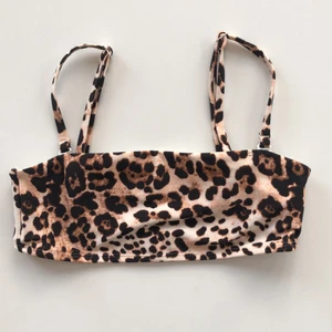Bikbok leopard bikini överdel - Leopard bikini överdel, endast använd fåtal gånger!
