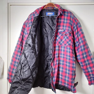 Blåkläder jacka - Skön fodrad jacka från Blåkläder. Märkt som M men är stor och mysig🌱