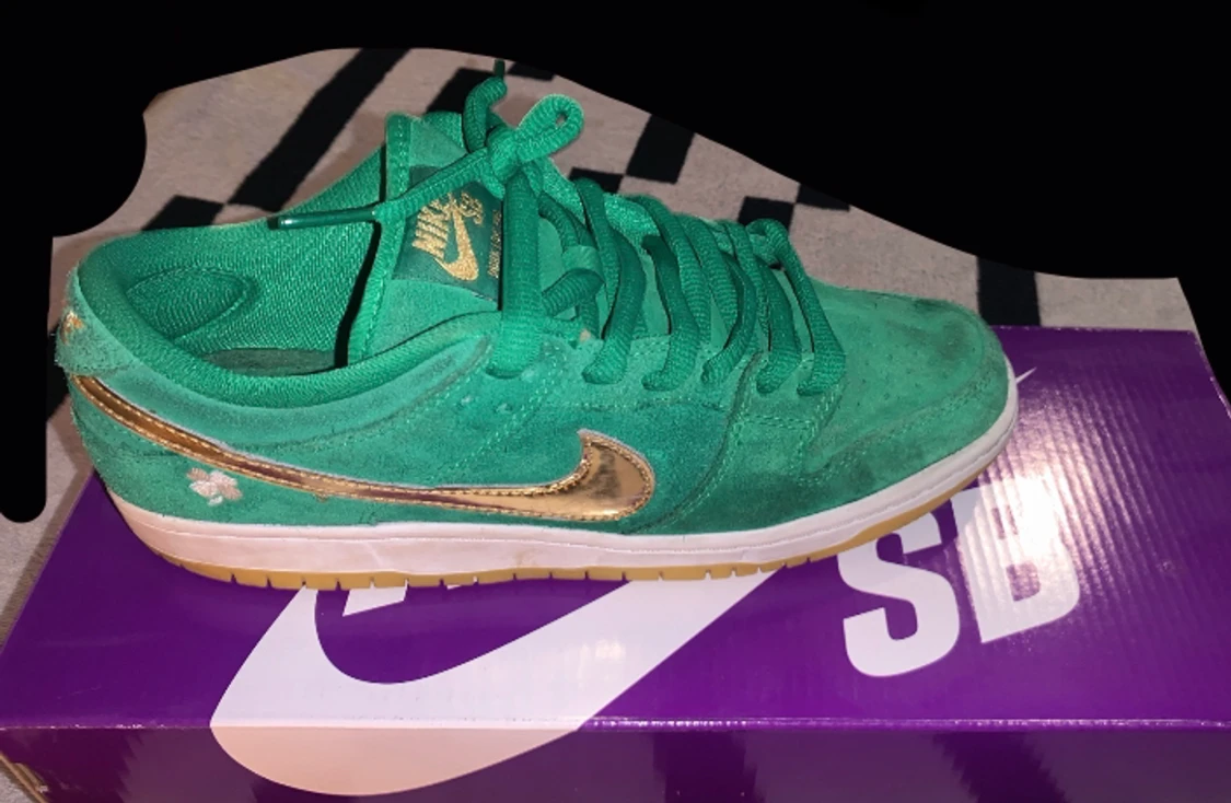 Nike sb dunk low St. Patrick’ day.storlek 40 - 90