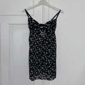 Nattlinne - So.U negligé, storlek M 40/42, bara använd ett fåtal gånger, vadderad bh med bygel