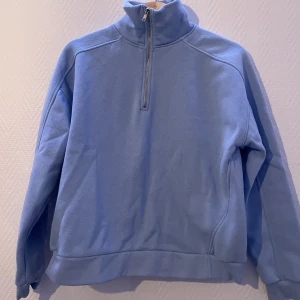 Kofta  - Jätteskönt kofta med halv dragkedja 