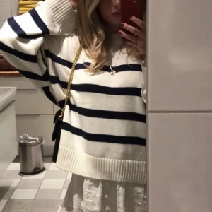 Randig stickad tröja - Tröja från bikbok i toppen skick!💕