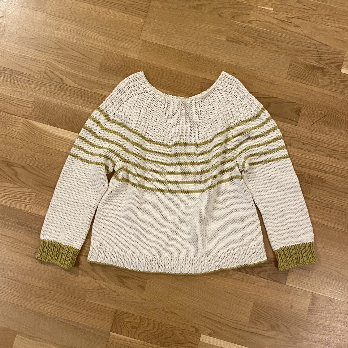 Stickad tröja - 91