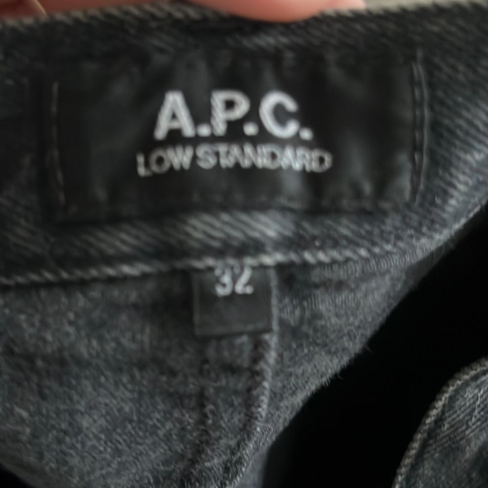 Apc jeans  Knappt använd vintage  Storlek 32 . Jeans & Byxor.