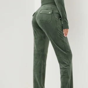 Juicy  - Säljer mina juciy byxor pågrund av att dom e förstora. Möts upp 