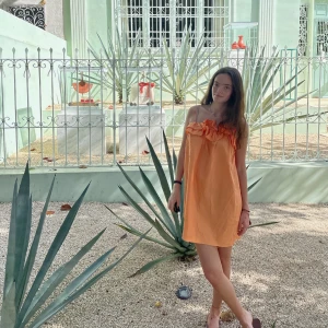 Klänning - Så fin klänning till sommarn när man är brun!🧡