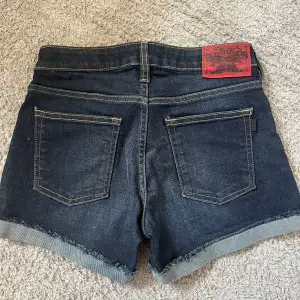 Jättesnygga jeans shorts i strl Xs från Crocker. Väldigt bra skick, knappt använda!!💙💙