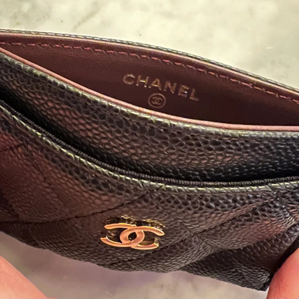 Chanel Timeless Classic korthållare kopia i läder. Aldrig använd. Kommer med tillhörande låda och påse. . Accessoarer.