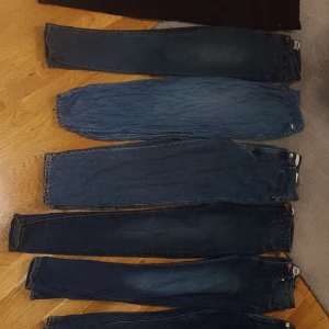Jeans finns Hög midjas och låg midjas och baggy Jeans - Jätte bekväm sitter perfekt 