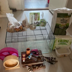 Hamsterbur & tillbehör  - Skicka meddelande för frågor texten får inte plats i beskrivningen. 