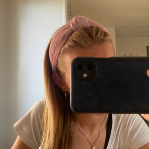 Diadem  - Ljusrosa diadem köpt på arkivet!