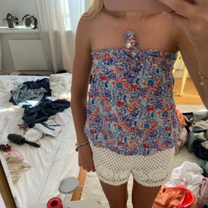 Bandeau topp - Sjukt fin bandeau topp i ett lite blommigt mönster💕