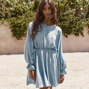 Chiquelle klänning - ”Dinner In Italy Dress” i storlek S från Chiquelle. Klänningen är andvänd fåtal gånger och är i väldigt fint skick. Nypris 599kr. 