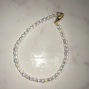 Armband 🤍 - Hejhej 🦋 Säljer detta armbandet💓 Frakt: 14kr💗