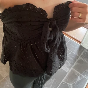 Topp - Jätte fin svart topp ifrån SHEIN i storlek S💗 (30kr+frakt