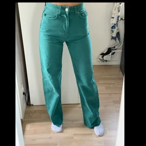 Jeans  - Jeans från som alla andra, Gina. Den sitter väldigt tight så detta är verkligen en liten storlek.