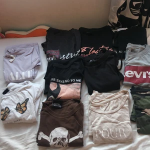 T-SHIRTS💞💞💞 - Säljer dessa tshirts från många olika märken!!❤️ storlek XXS-XS. En kostar 30kr, Två kostar 50kr, 3 kostar 70kr❤️‍🔥❤️‍🔥 skickar gärna förr bilder och tveka inte att ställa frågor! 