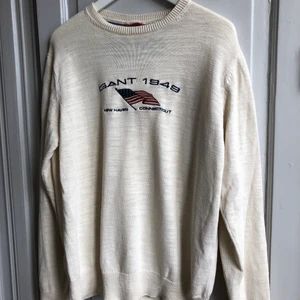 Gant tröja storlek M - Gant stickad tröja storlek M, Vit men lite åt beige hållet, den är ganska tunn och sitter skönt
