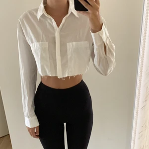 Croppad skjorta från bershka - Nyskick