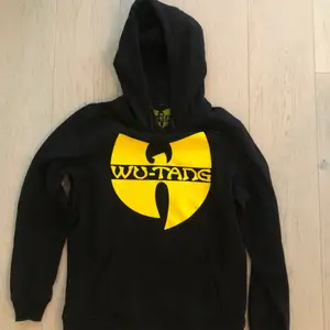 Wu-Tang Clan hoodie, använd fåtal gånger. Storlek large.