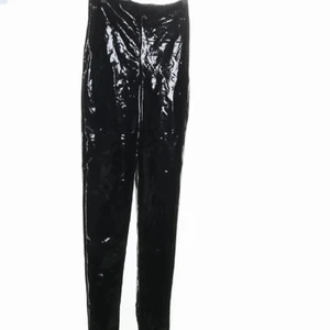 Lack byxor i XS - Helt nya lack byxor som bara legat i garderoben💞