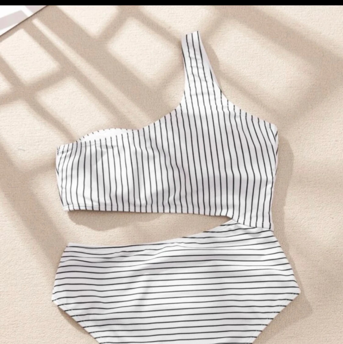 Cut out Randig Enkel One-Piece - 90