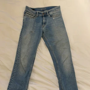 Calvin Jeans  - Blåa skinny Calvin Jeans skick 3/10 nypris 1000kr