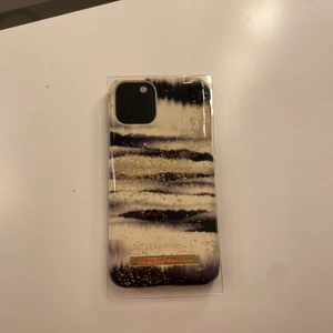 Ideal of sweden skal iPhone 11 PRO/XS/X  - Säljer detta superfina skal då jag råkade beställa fel modell.. Nypris 299kr. köpare står för frakten☺️