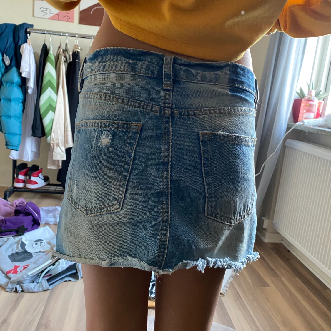 lågmidjad jeanskjol - 90