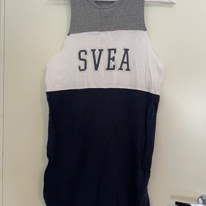 Svea klänning stl xs - Helt ny klänning Svea stl xs .