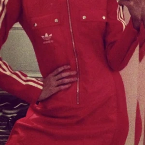 90s adidas originals sample dress  - Selling this super cool adidas originals sample dress from the 90s. Super good condition - only used once. 