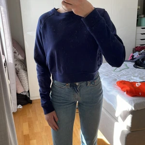 Mörkblå Nike Träningströja - Använd ett fåtal gånger. Köparen står för frakt.