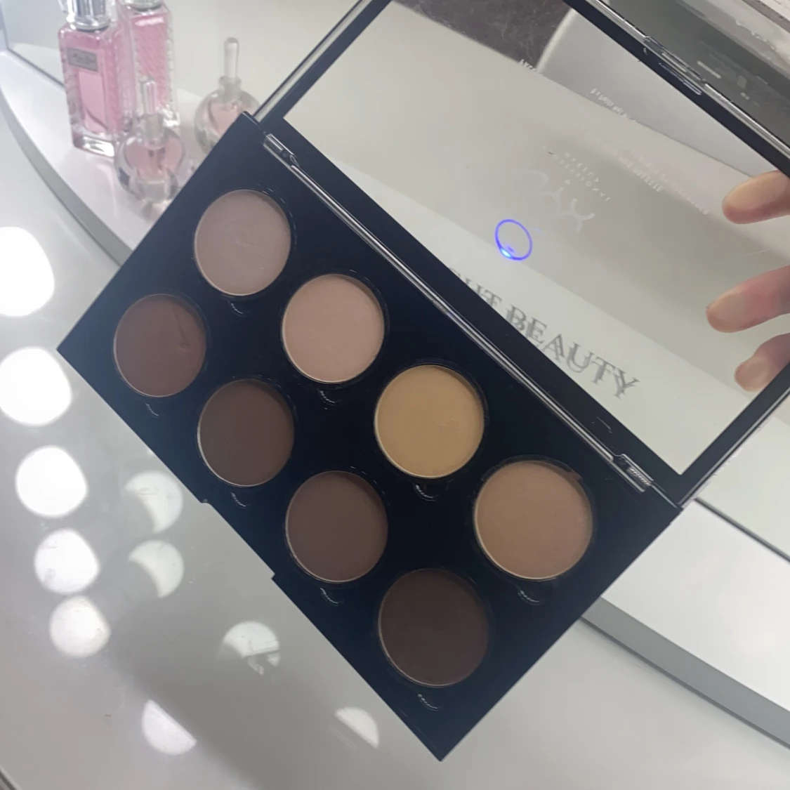 NYX highlight and contor palette - 91